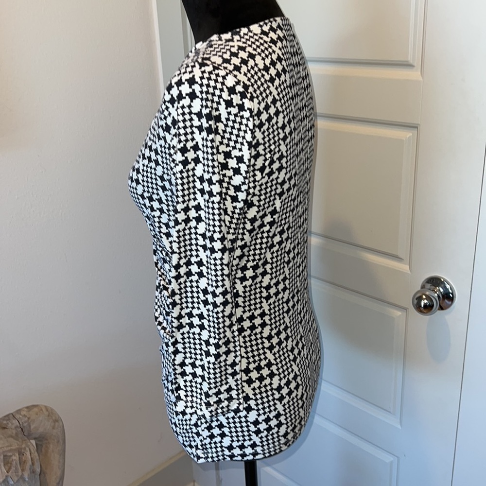 Talbots Sz S petite crossed V cleavage black white top blouse - Picture 3 of 7